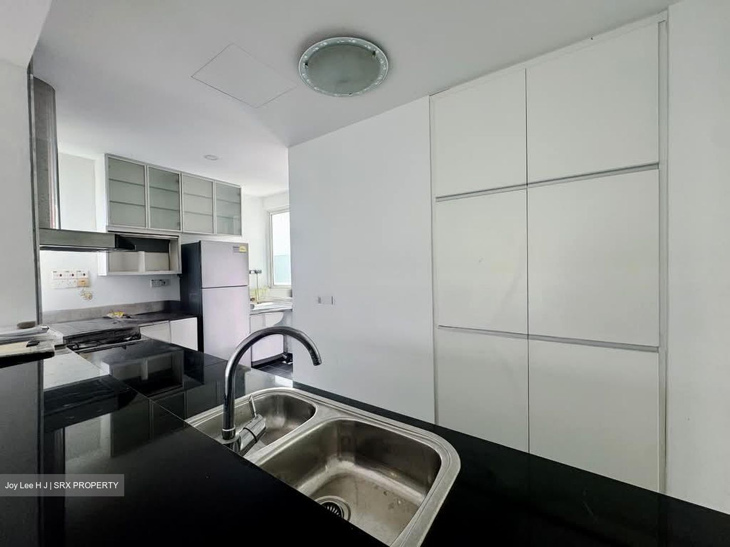 Country Park Condominium (D16), Condominium #559145691